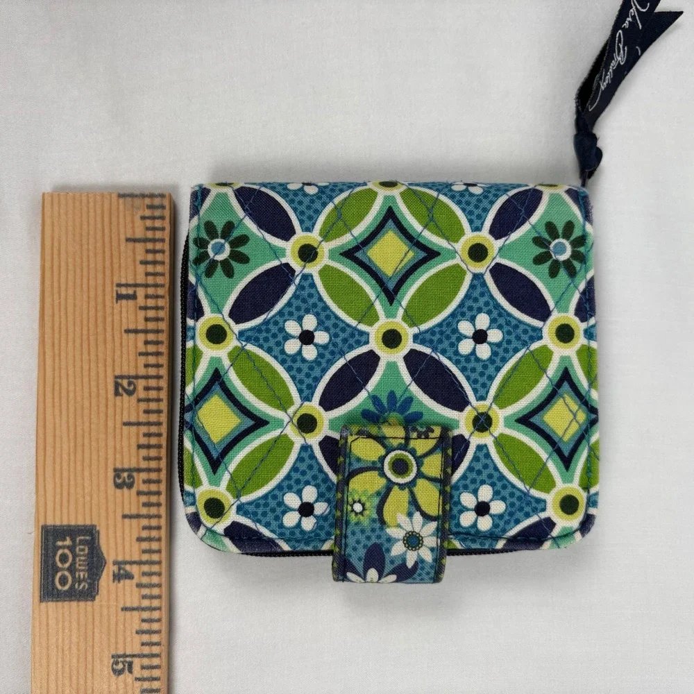 Vera Bradley Bifold Wallet Blue Green Daisy Daisy Quilted Floral Coin Pocket - Picture 8 of 10